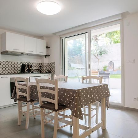 Le Solaret Famille Villa Сет Екстериор снимка